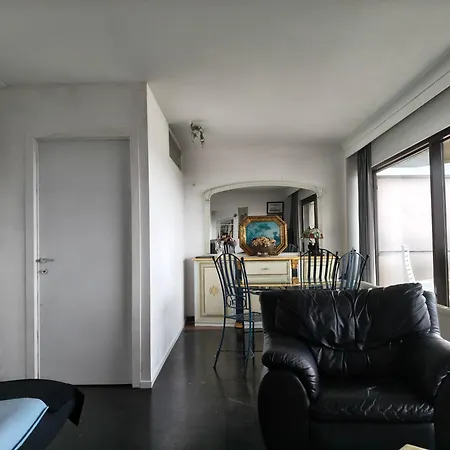 Residentie Aldis Met 1 Slaapkamer Apartment Ostende