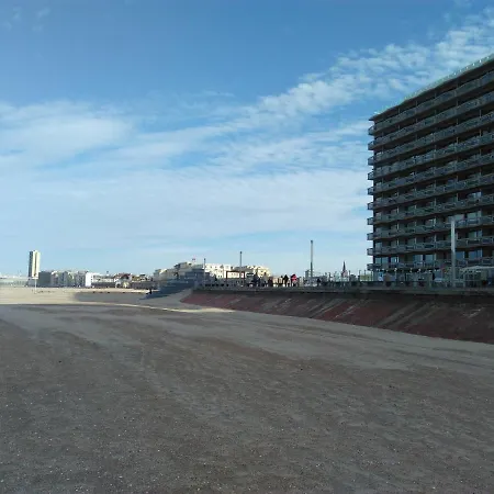 Residentie Aldis Met 1 Slaapkamer Apartment Ostende